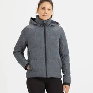 Vuori Women's Charcoal Puffer Jacket. Size small